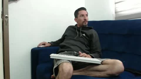 Snapshot of axell_rosee chatting on 02.17.26 Axel Rose online show from 02.17.26