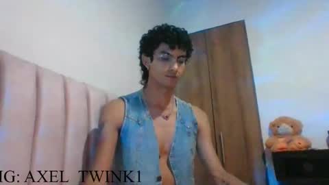 Axel  online show from 11.11.25