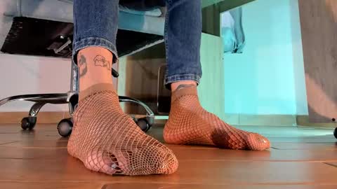 Snapshot of axellcollins chatting on 02.16.25 im your little femboy ALEX online show from 02.16.25