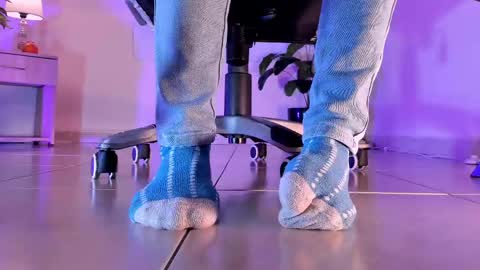 Snapshot of axellcollins chatting on 10.16.25 im your little femboy ALEX online show from 10.16.25