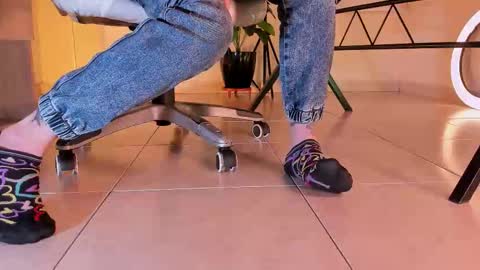 Snapshot of axellcollins chatting on 10.23.25 im your little femboy ALEX online show from 10.23.25