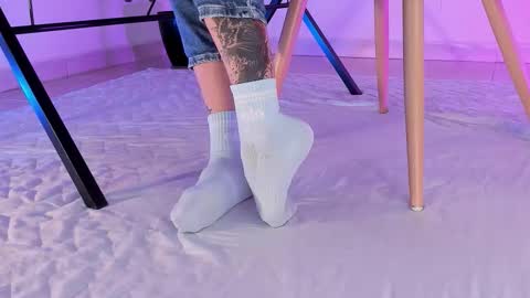 Snapshot of axellcollins chatting on 11.13.25 im your little femboy ALEX online show from 11.13.25