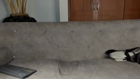 Axel Raven online show from 12.16.25