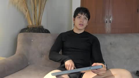 Axel Raven online show from 12.18.25