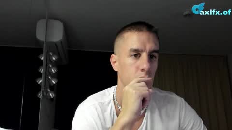 Snapshot of axl_fx chatting on 10.26.25 Axl online show from 10.26.25