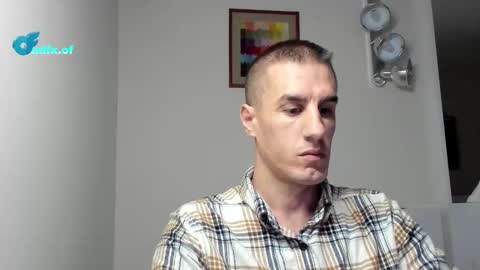 Snapshot of axl_fx chatting on 11.18.25 Axl online show from 11.18.25