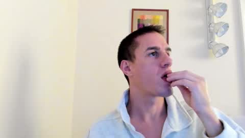 Snapshot of axl_fx chatting on 12.15.25 Axl online show from 12.15.25