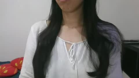 Snapshot of axuepetitt chatting on 02.24.25 axue online show from 02.24.25