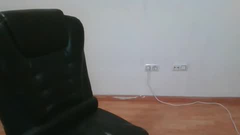 Snapshot of axuepetitt chatting on 02.19.26 axue online show from 02.19.26