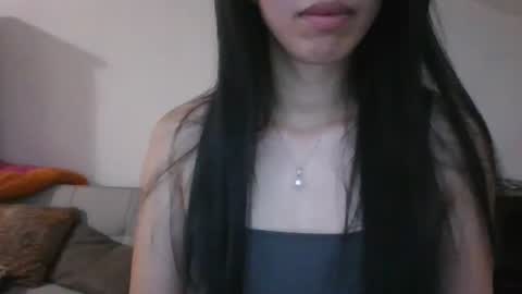 Snapshot of axuepetitt chatting on 06.15.26 axue online show from 06.15.26