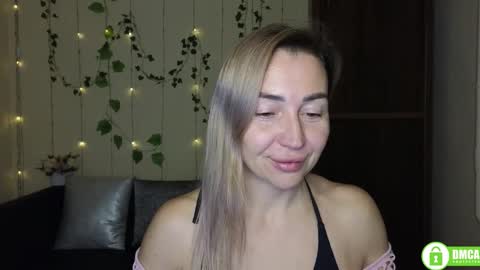 Jully online show from 12.18.25