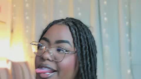 Snapshot of ayanaa_ebony_ chatting on 05.18.26 Ayana online show from 05.18.26