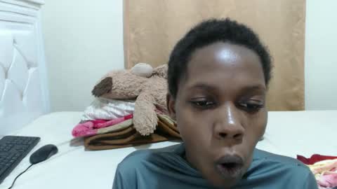 Ayie online show from 09.25.25