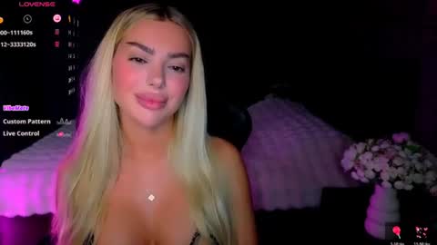 Snapshot of ayla_demir chatting on 06.18.26 Ayla Demir online show from 06.18.26