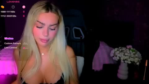 Snapshot of ayla_demir chatting on 06.27.26 Ayla Demir online show from 06.27.26