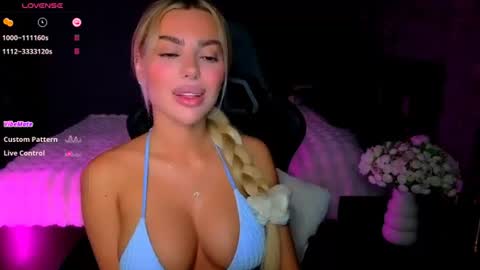 Snapshot of ayla_demir chatting on 06.29.26 Ayla Demir online show from 06.29.26