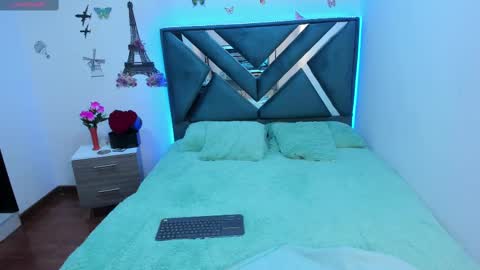 Snapshot of aylin_diazz chatting on 09.13.25 Aylin online show from 09.13.25