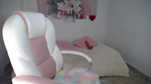 Snapshot of aylin_ross_ chatting on 06.29.26 aylin_ross_ online show from 06.29.26