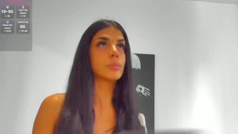 Snapshot of aylinhazell chatting on 10.04.25 Aylinhazel online show from 10.04.25