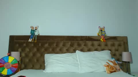 Aylin online show from 12.23.25