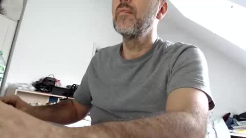 Snapshot of aylinniyerim chatting on 10.27.25 aylinniyerim online show from 10.27.25