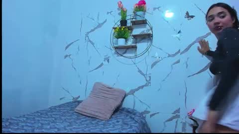 Aymy online show from 12.21.25