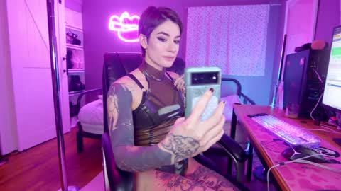 Snapshot of aynmarie chatting on 03.11.25 mia rand online show from 03.11.25