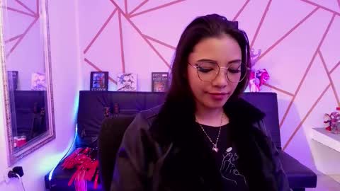 Snapshot of ayshalambardo chatting on 12.15.25 sofia online show from 12.15.25