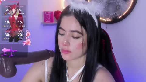 Snapshot of ayshel_lira chatting on 11.13.25 ayshel_lira online show from 11.13.25