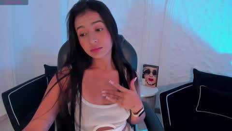 Snapshot of ayshelbrown chatting on 10.07.25 Ayshel online show from 10.07.25