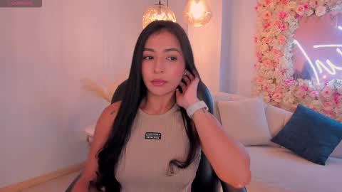 Snapshot of ayshelbrown chatting on 10.08.25 Ayshel online show from 10.08.25