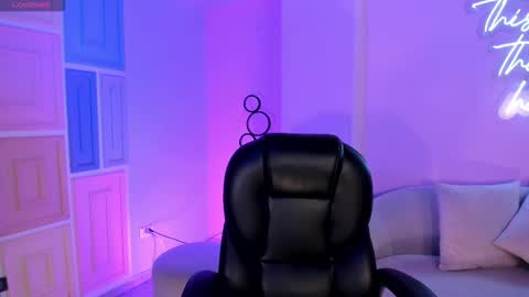 Snapshot of ayshelbrown chatting on 10.21.25 Ayshel online show from 10.21.25