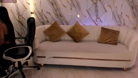 Snapshot of ayshelbrown chatting on 11.07.25 Ayshel online show from 11.07.25