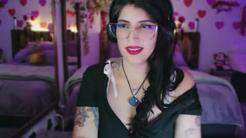 Snapshot of azaharnoor chatting on 05.21.26 Azahar online show from 05.21.26