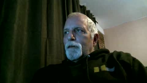 Snapshot of azjohnny chatting on 11.22.25 azjohnny online show from 11.22.25