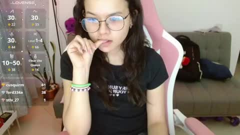 Azu  online show from 04.21.26