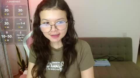 Snapshot of azu_chan chatting on 05.26.26 Azu online show from 05.26.26