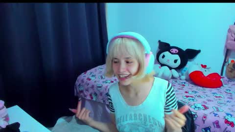 Azu Moure online show from 02.13.26