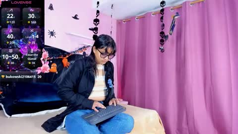 Snapshot of azul_moonn chatting on 10.20.25 azul_moonn online show from 10.20.25