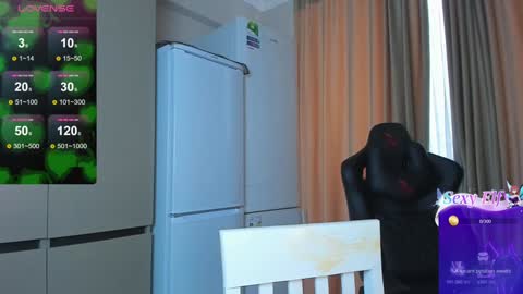 Snapshot of azure_moon chatting on 01.22.25 azure_moon online show from 01.22.25