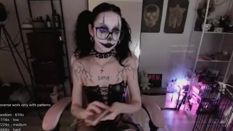 Snapshot of b0pppo chatting on 10.31.25 your fuckdoll sub girl MORE ME online show from 10.31.25