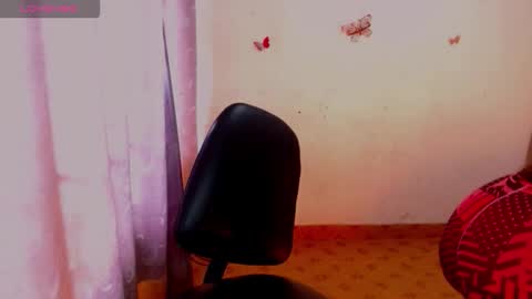 Snapshot of bab_ee02 chatting on 10.13.25 bab_ee02 online show from 10.13.25