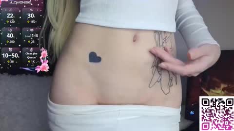 Snapshot of babbbyfoxx chatting on 09.08.25 Foxy online show from 09.08.25