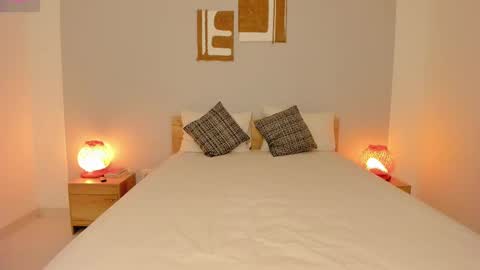 itzell  online show from 02.13.25