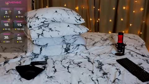 Lina online show from 12.22.24