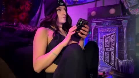 Snapshot of baby_buddha chatting on 12.08.24 baby buddha online show from 12.08.24