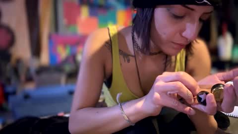 Snapshot of baby_buddha chatting on 01.08.25 baby buddha online show from 01.08.25