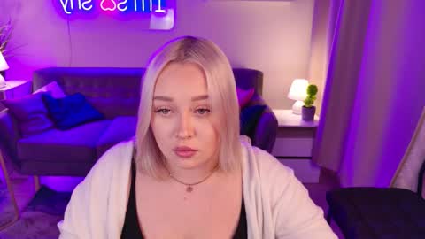 L O L I T A online show from 12.14.25