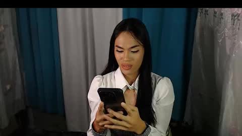 Nathalia online show from 11.18.25