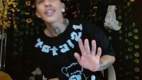 Snapshot of baby_gio chatting on 12.11.24 OF GxoXabs online show from 12.11.24